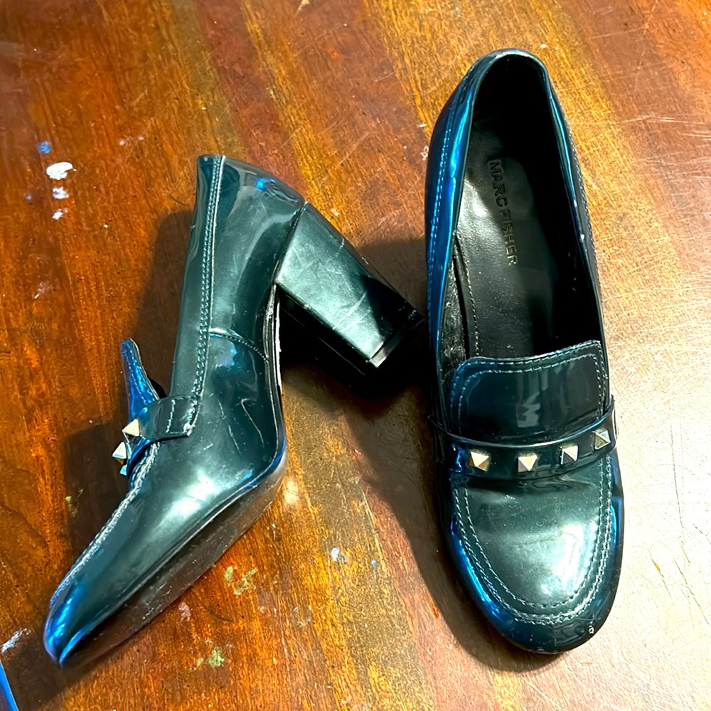 Green patent leather chunky heel